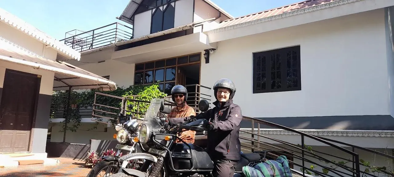 Le Farmhouse Munnar Anachal