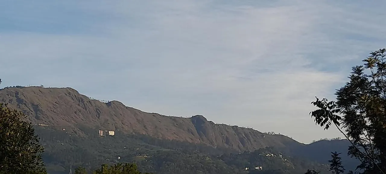 Le Farmhouse Munnar Anachal Bed & Breakfast