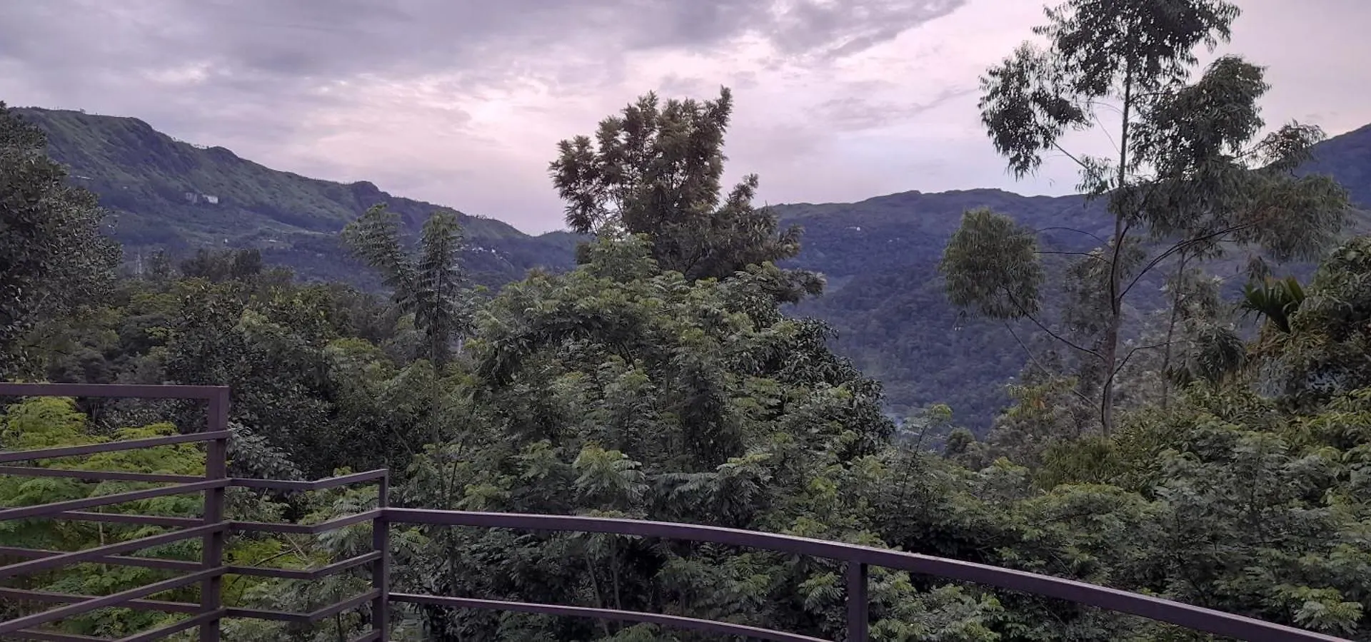 Le Farmhouse Munnar Anachal